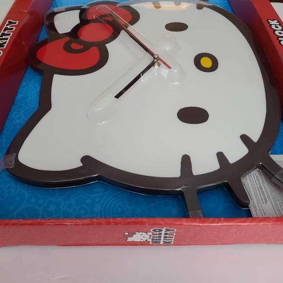 Hello Kitty Large Wall Clock 20in Analog Display One Double A Battery Brand New - Picture 5 of 11